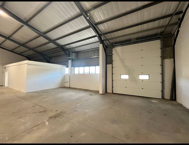 396M² WAREHOUSE TO LET IN TOKAI